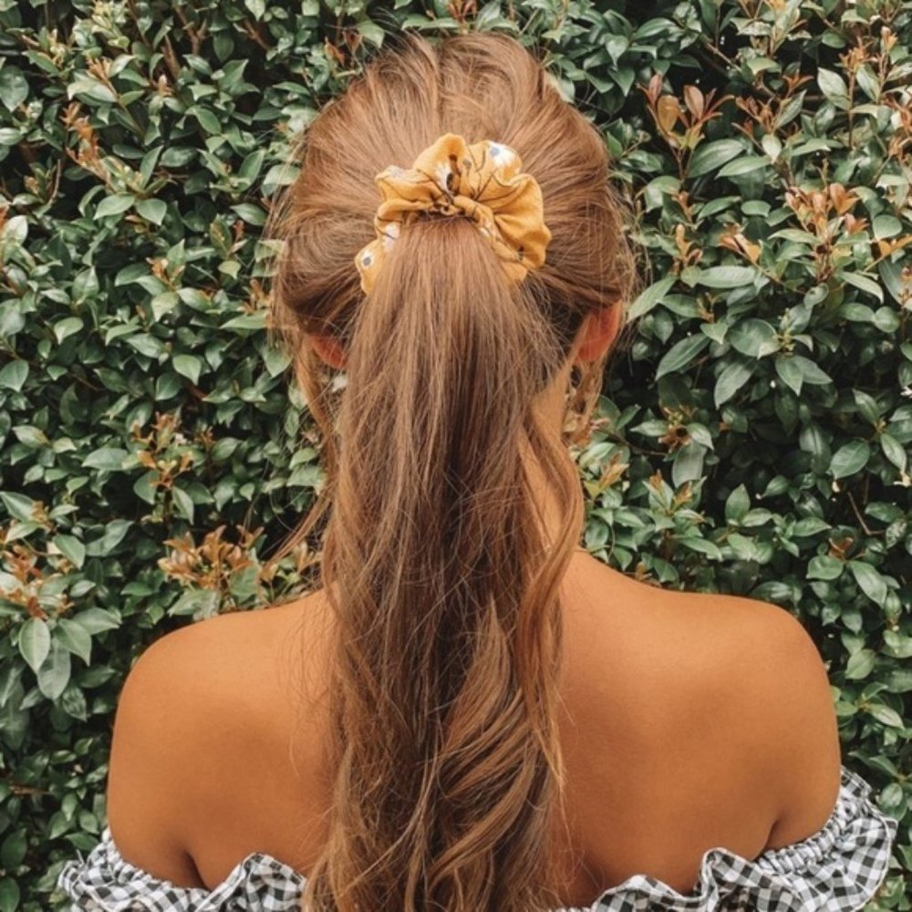 Floral Scrunchie - On Copacabana - Picture 8 of 8